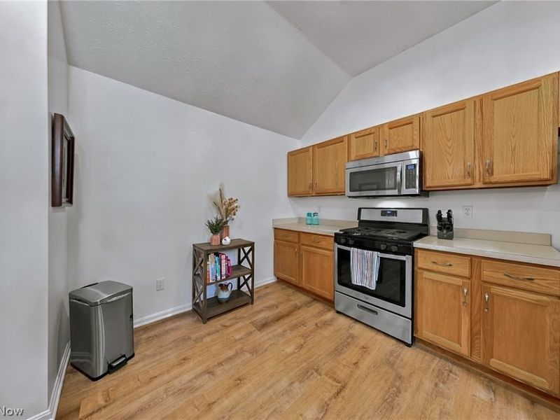 23453 Grist Mill Court, Unit 4, Olmsted Falls, OH 44138 Photo 16