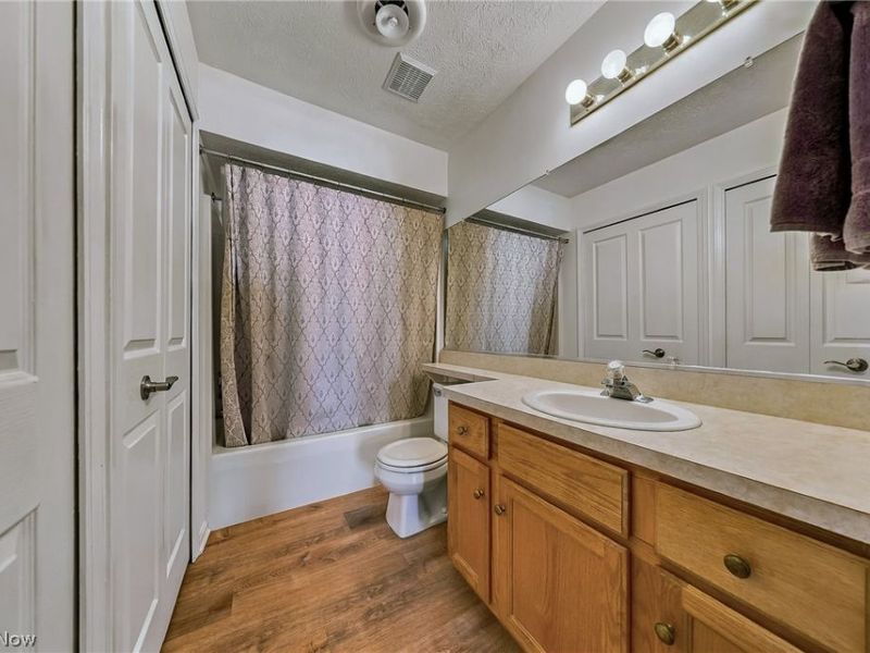 23453 Grist Mill Court, Unit 4, Olmsted Falls, OH 44138 Photo 29