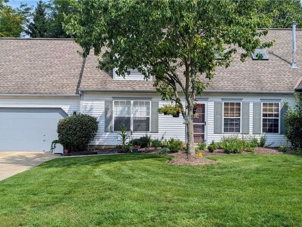 4865 Quarry Lane, Unit 61, Richmond Heights, OH 44143