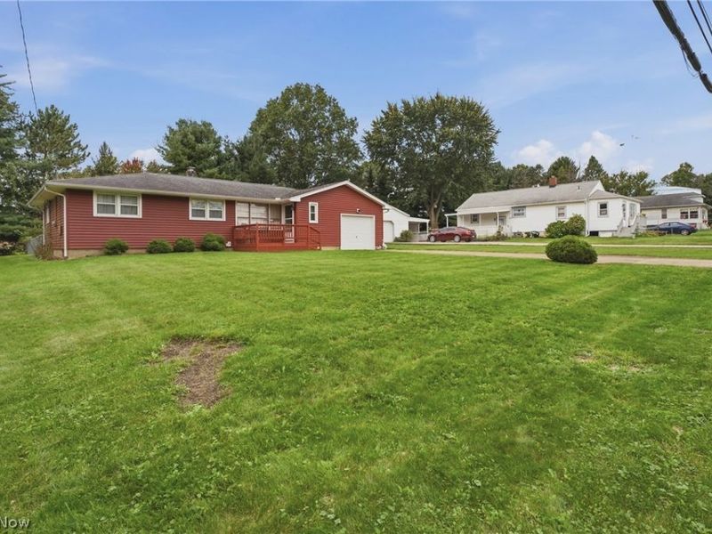 547 W Texas Avenue, Sebring, OH 44672 Photo 2