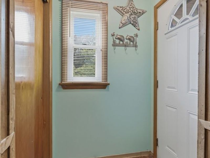 547 W Texas Avenue, Sebring, OH 44672 Photo 5