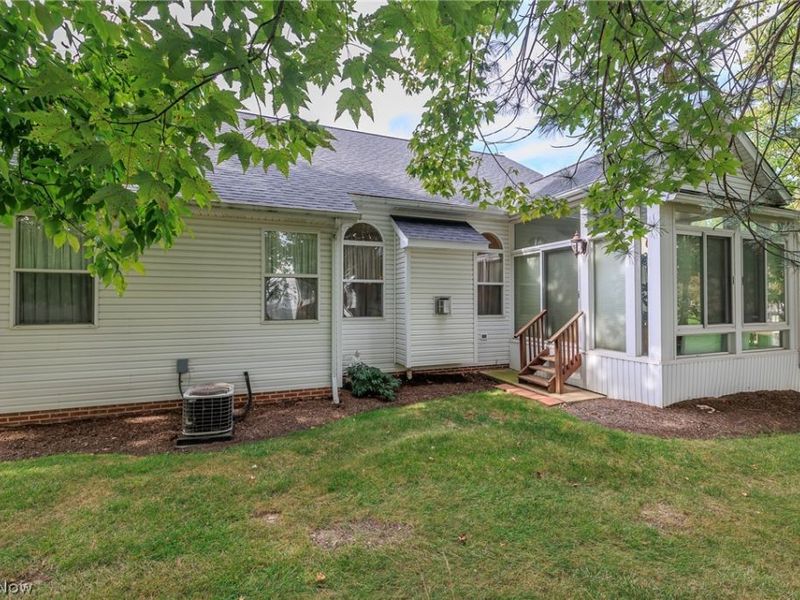 12168 Nutmeg Court, North Royalton, OH 44133 Photo 3