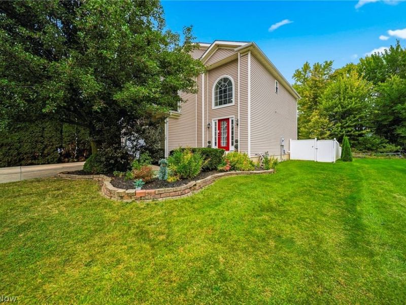 1121 Ashview Drive, Madison, OH 44057 Photo 1