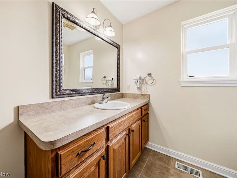 1121 Ashview Drive, Madison, OH 44057 Photo 18