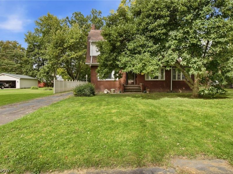 1334 Beechcrest Street NW, Warren, OH 44485 Photo 2