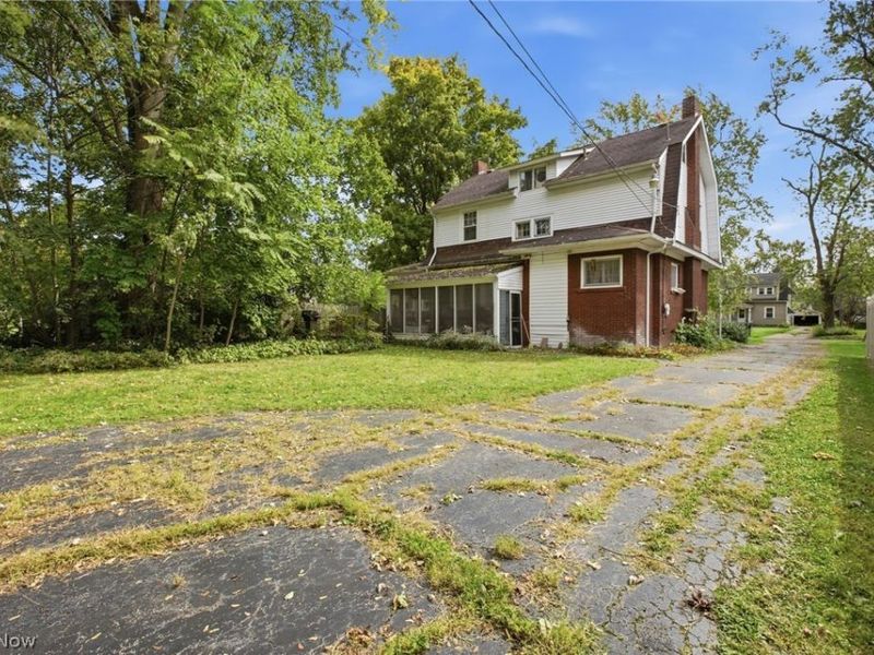 1334 Beechcrest Street NW, Warren, OH 44485 Photo 6