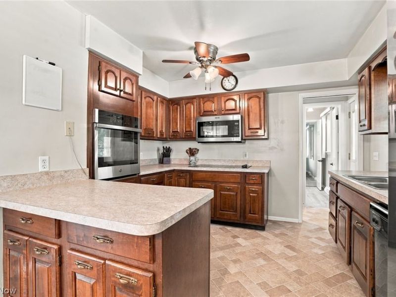1367 Cherry Lane, Uniontown, OH 44685 Photo 14