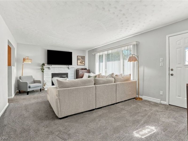 1367 Cherry Lane, Uniontown, OH 44685 Photo 9