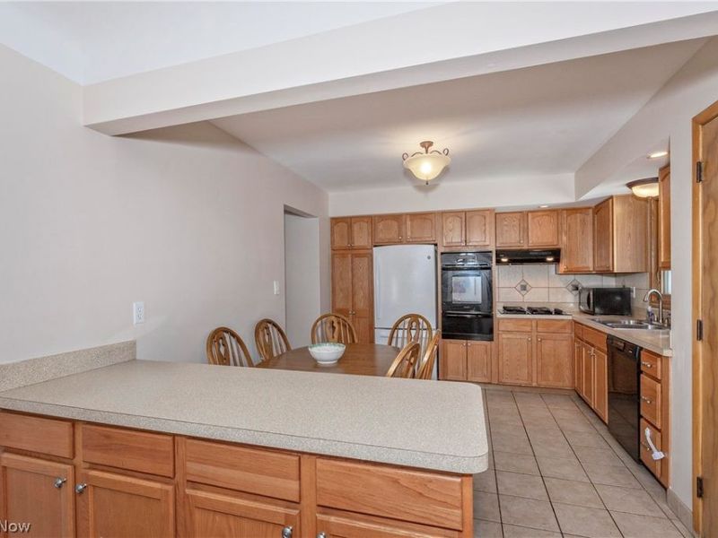1673 Chelmsford Road, Mayfield Heights, OH 44124 Photo 13