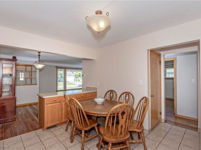 1673 Chelmsford Road, Mayfield Heights, OH 44124 Photo 15
