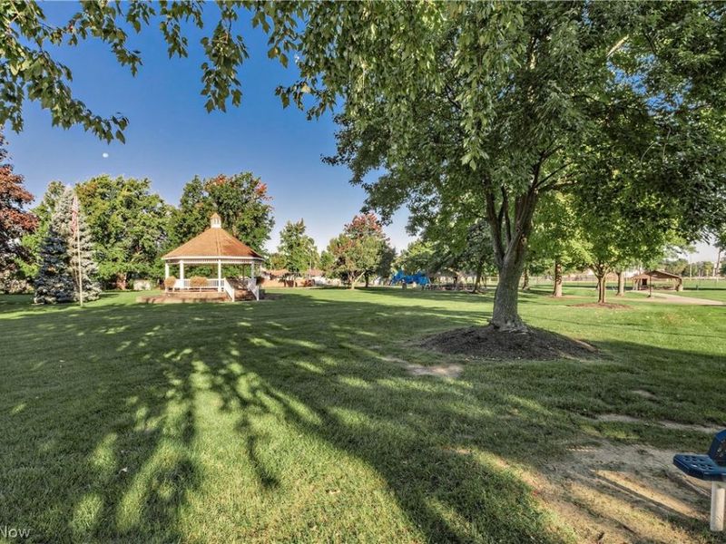 1673 Chelmsford Road, Mayfield Heights, OH 44124 Photo 33