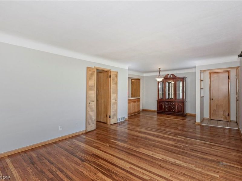 1673 Chelmsford Road, Mayfield Heights, OH 44124 Photo 6