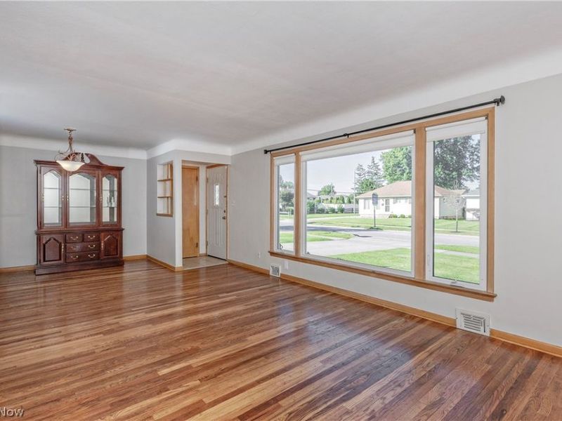 1673 Chelmsford Road, Mayfield Heights, OH 44124 Photo 8