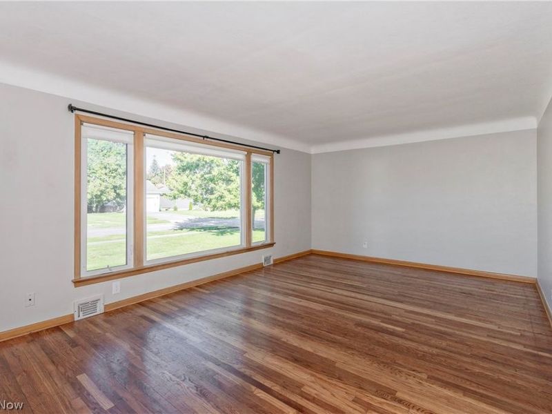 1673 Chelmsford Road, Mayfield Heights, OH 44124 Photo 9