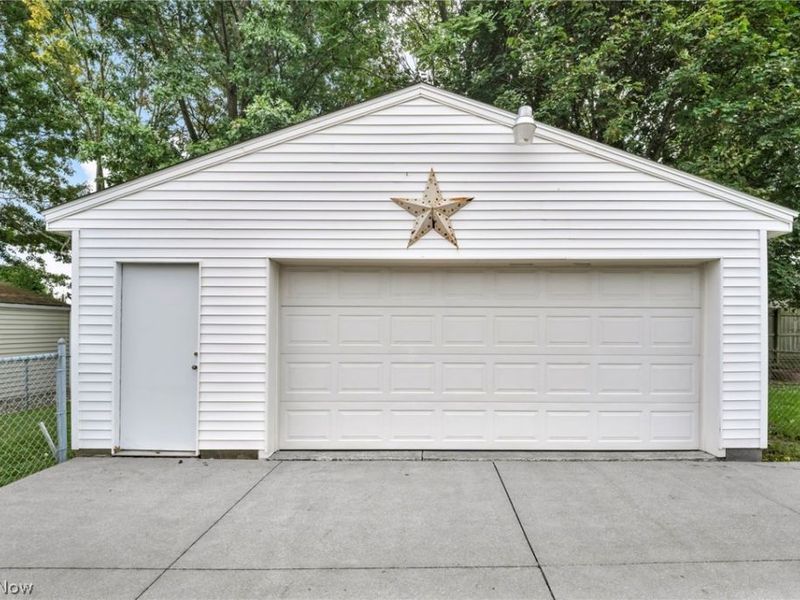 630 Barbara Avenue, Akron, OH 44306 Photo 4
