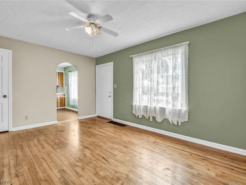 630 Barbara Avenue, Akron, OH 44306 Photo 6