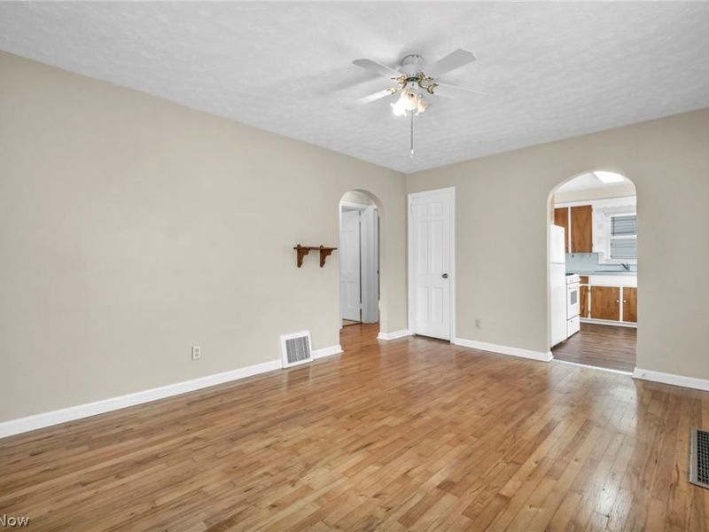 630 Barbara Avenue, Akron, OH 44306 Photo 8