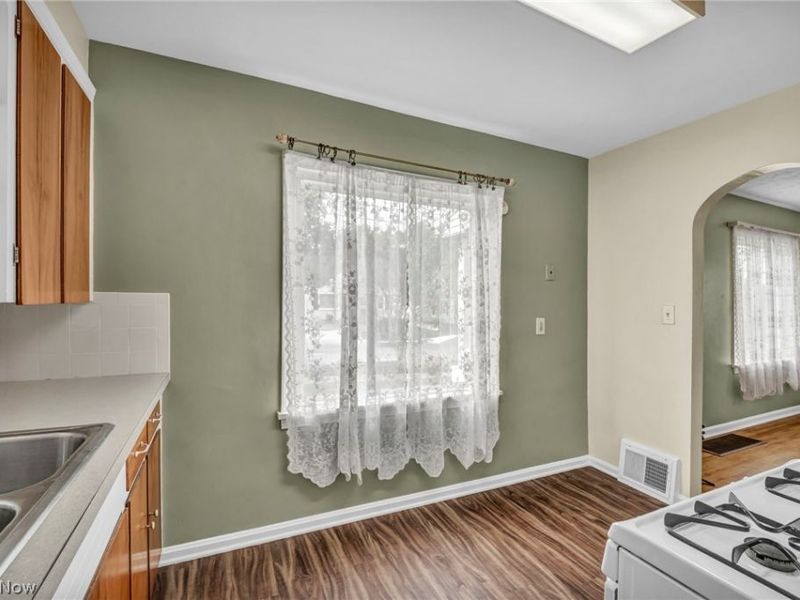 630 Barbara Avenue, Akron, OH 44306 Photo 9