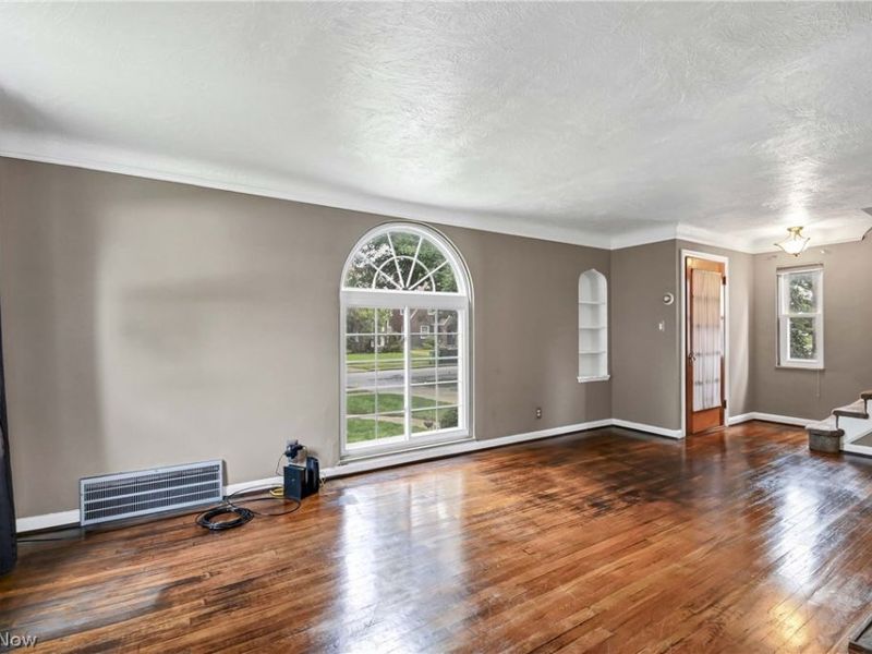 94 E 217th Street, Euclid, OH 44123 Photo 4