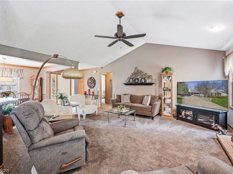 1009 E Reno Drive , Louisville, OH 44641 Photo 13