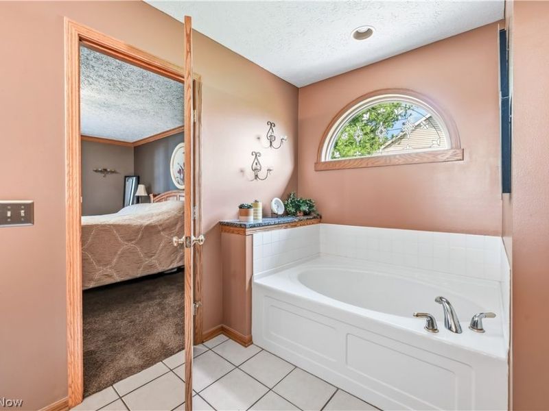 1009 E Reno Drive , Louisville, OH 44641 Photo 33