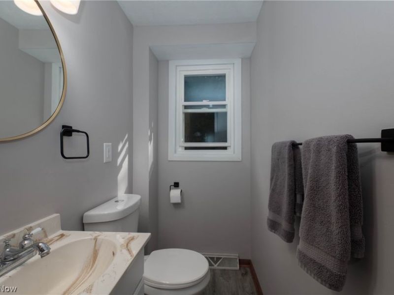 389 Stonewood Street, Canal Fulton, OH 44614 Photo 7