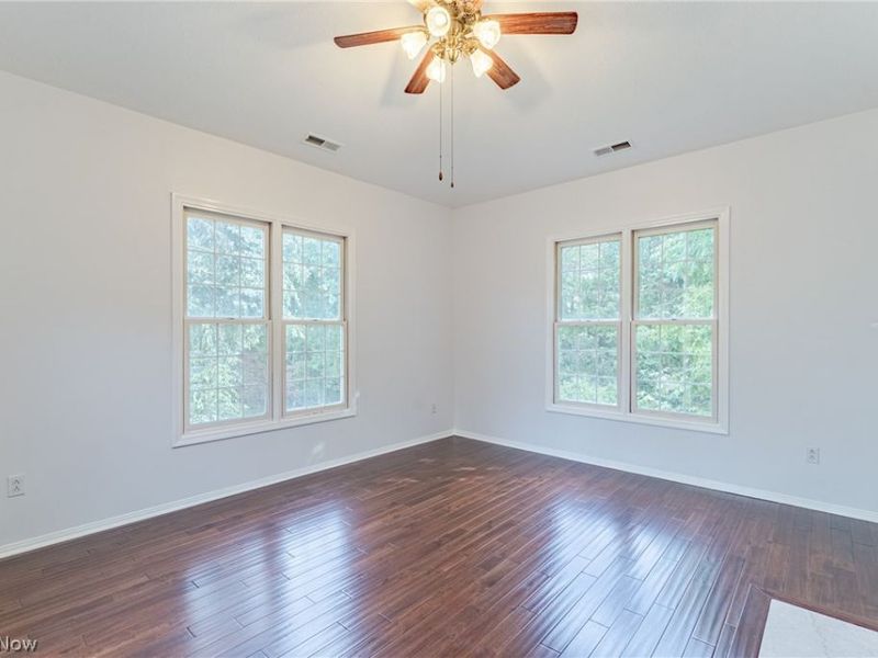 439 Eagle Trce, Mayfield Heights, OH 44124 Photo 11