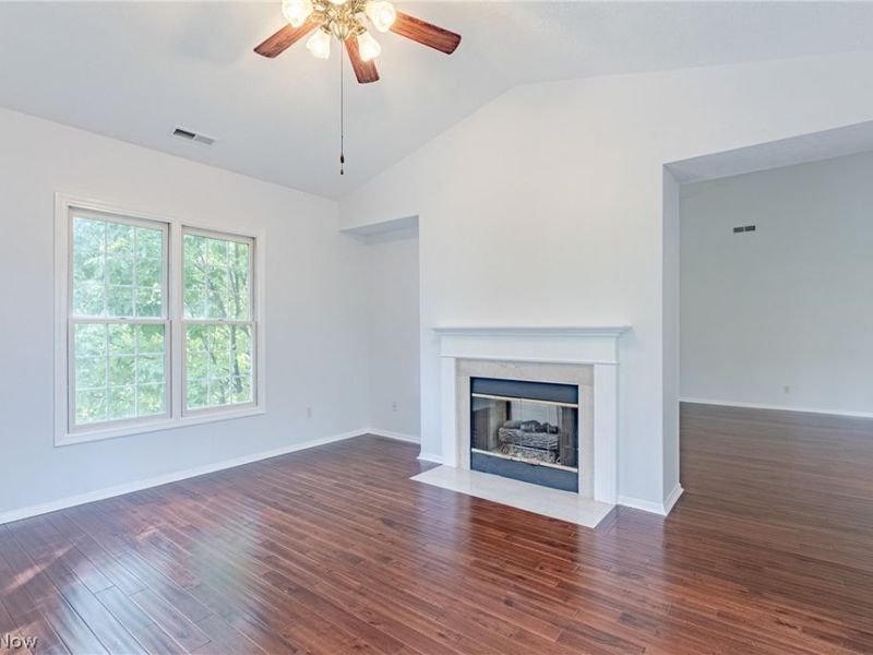 439 Eagle Trce, Mayfield Heights, OH 44124 Photo 12