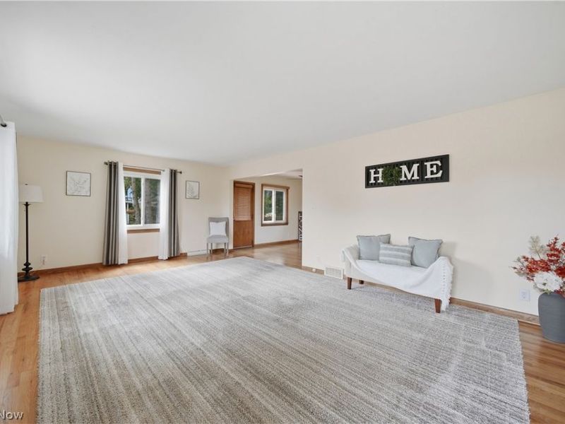 276 Stevenson Avenue, Akron, OH 44312 Photo 2