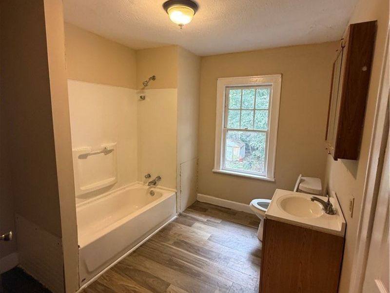 130 E Emerling Avenue, Akron, OH 44301 Photo 12