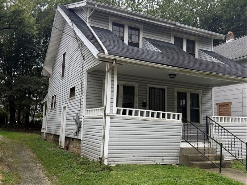 130 E Emerling Avenue, Akron, OH 44301 Photo 3