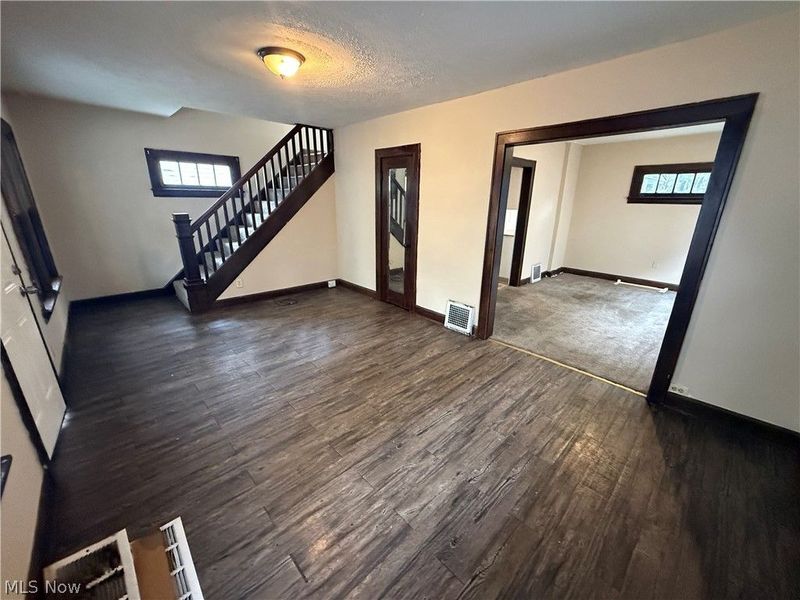 130 E Emerling Avenue, Akron, OH 44301 Photo 4
