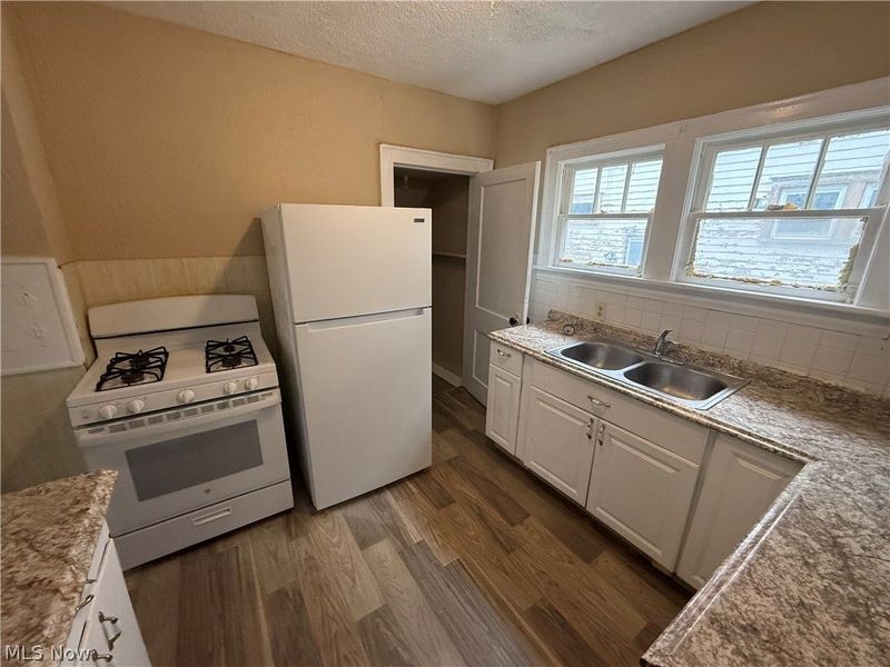 130 E Emerling Avenue, Akron, OH 44301 Photo 6