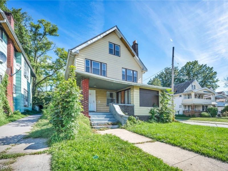 891 Paxton Road, Cleveland, OH 44108 Photo 2