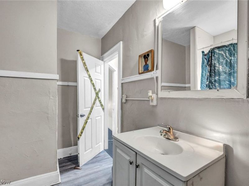 891 Paxton Road, Cleveland, OH 44108 Photo 35
