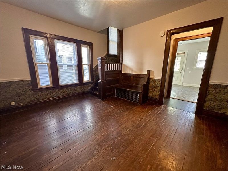 464 Crestwood Avenue, Unit A, Akron, OH 44302 Photo 3