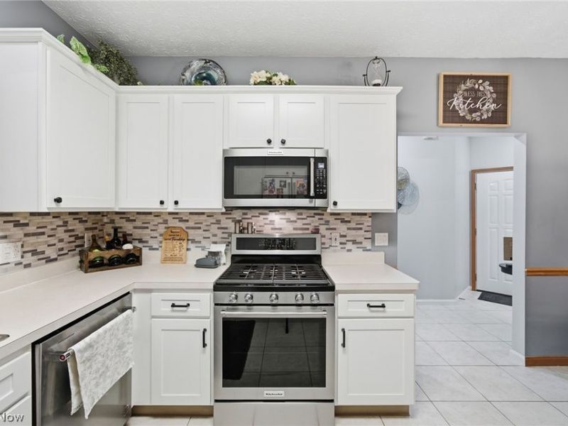 6853 Savannah Drive, North Ridgeville, OH 44039 Photo 16