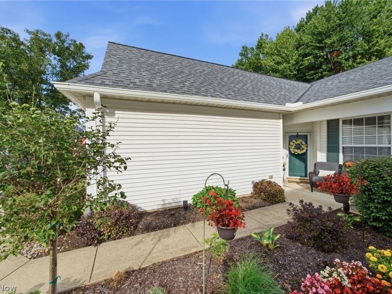 6853 Savannah Drive, North Ridgeville, OH 44039 Photo 3