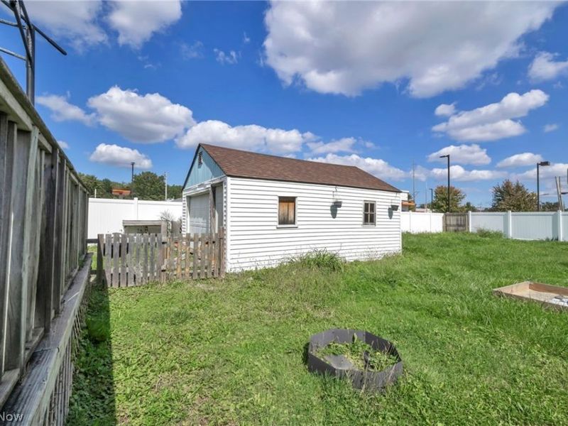318 Longson Avenue, Elyria, OH 44035 Photo 20