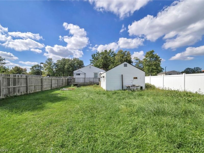 318 Longson Avenue, Elyria, OH 44035 Photo 21