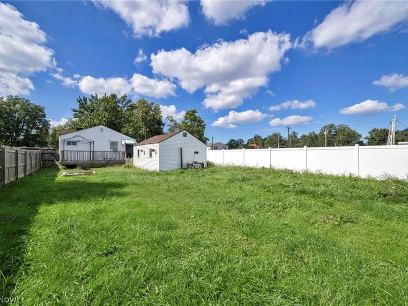 318 Longson Avenue, Elyria, OH 44035 Photo 22