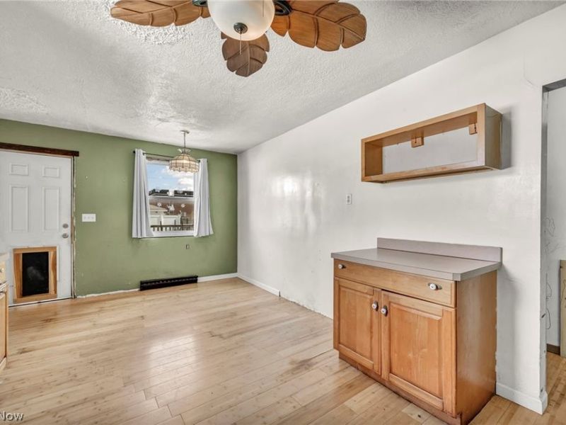 318 Longson Avenue, Elyria, OH 44035 Photo 8