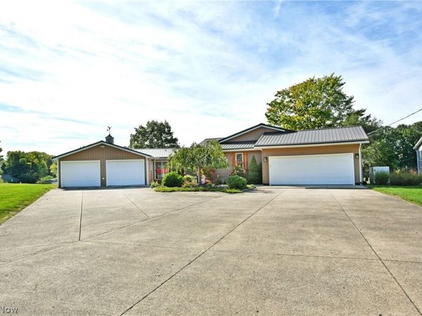 1460 Lake Vue Drive , Roaming Shores, OH 44085