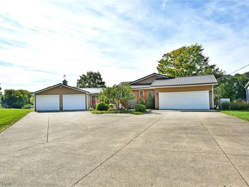 1460 Lake Vue Drive, Roaming Shores, OH 44085 Photo 1