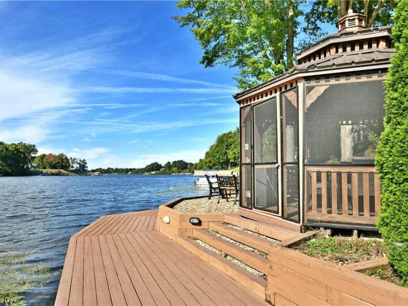 1460 Lake Vue Drive, Roaming Shores, OH 44085 Photo 10
