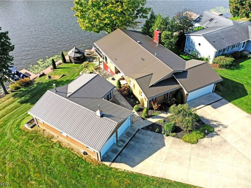 1460 Lake Vue Drive, Roaming Shores, OH 44085 Photo 12