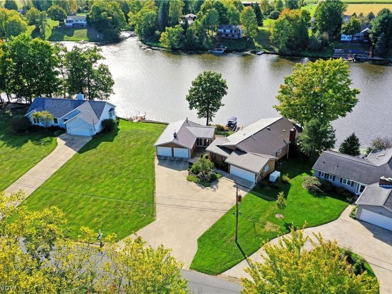 1460 Lake Vue Drive, Roaming Shores, OH 44085 Photo 13