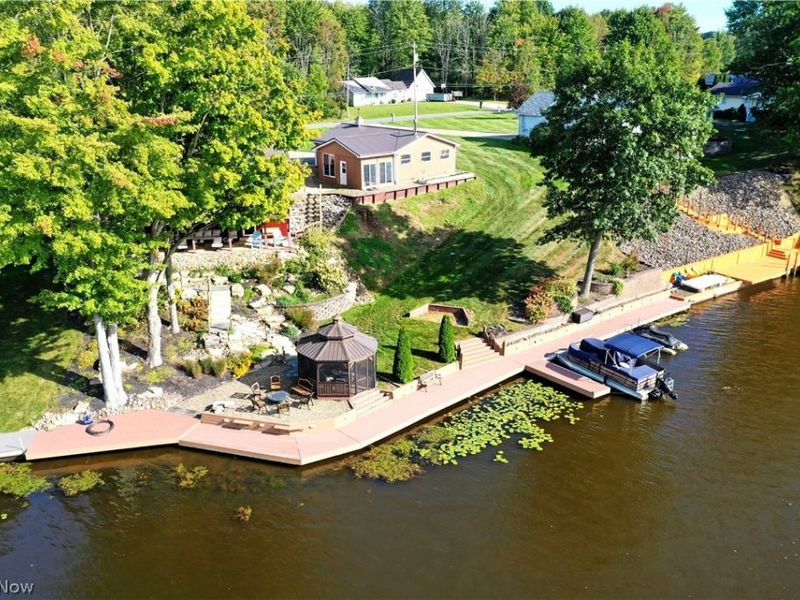 1460 Lake Vue Drive, Roaming Shores, OH 44085 Photo 15