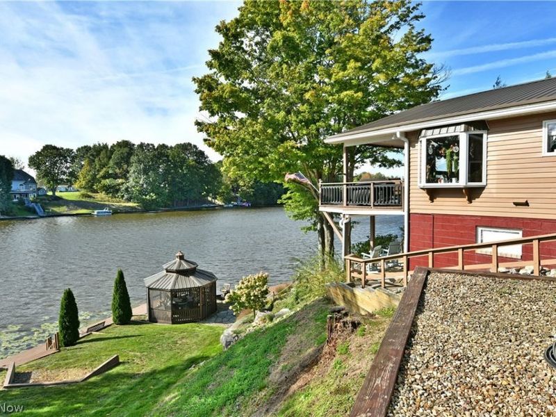 1460 Lake Vue Drive, Roaming Shores, OH 44085 Photo 5