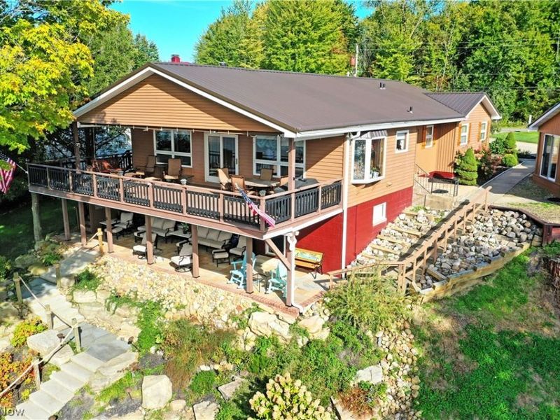 1460 Lake Vue Drive, Roaming Shores, OH 44085 Photo 7